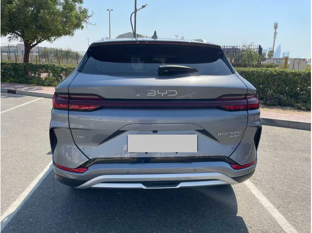 Car image 8