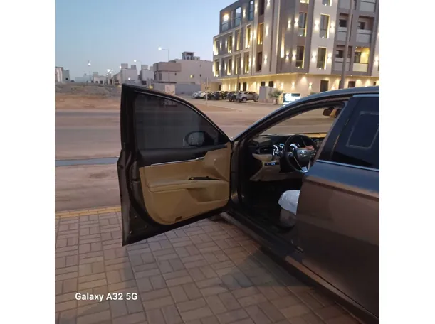Car image 26
