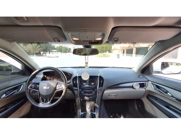 Car image 14
