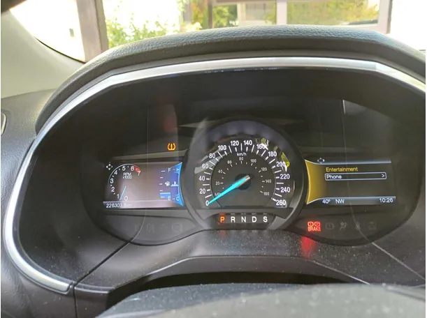 Car image 19