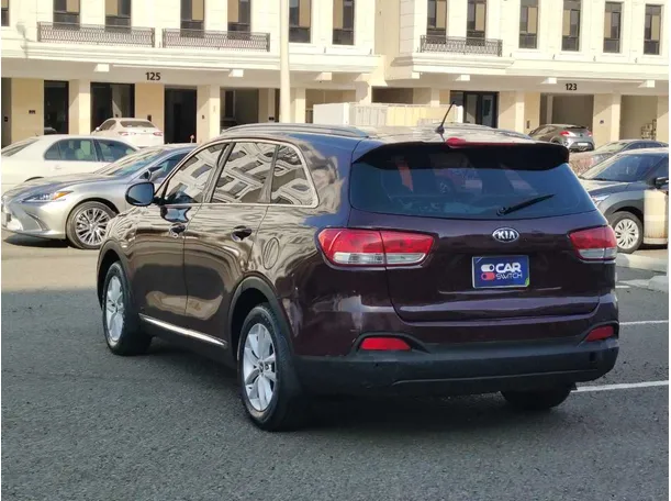 Car image 7