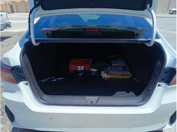 Car image 27