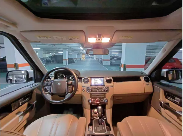 Car image 19