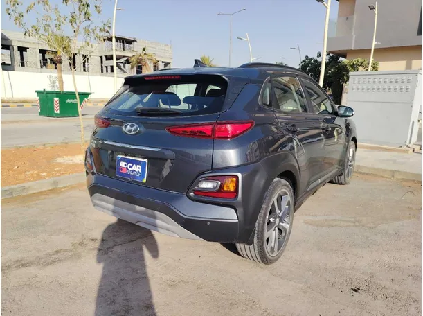 Car image 5