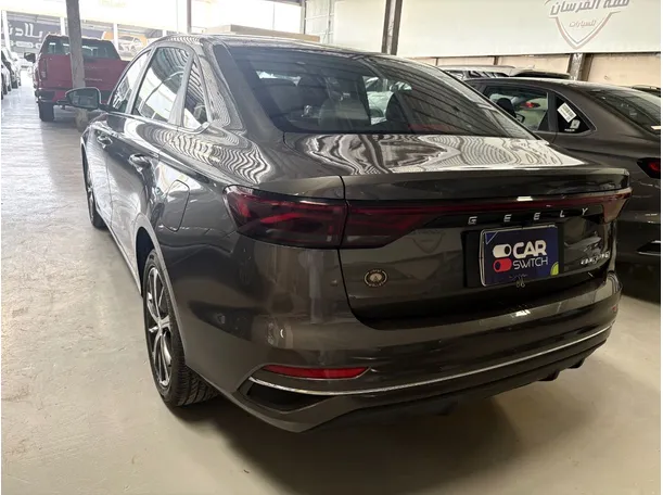 Car image 6