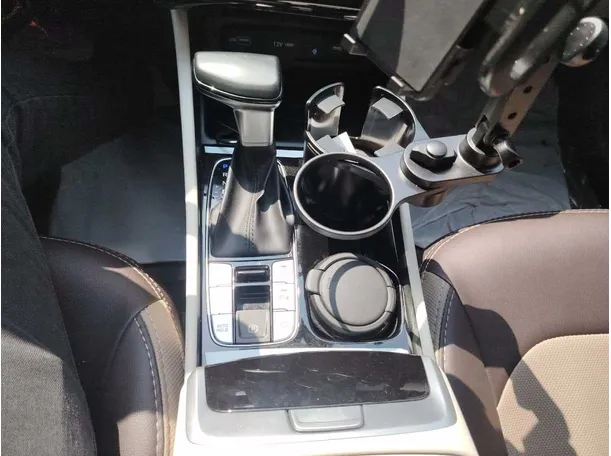 Car image 25