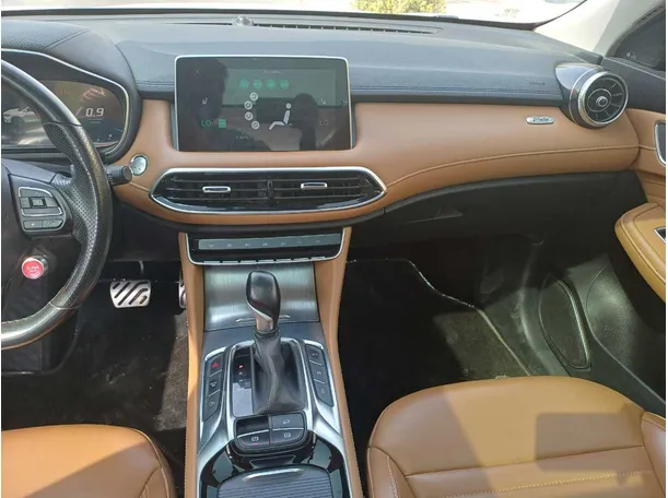 Car image 16