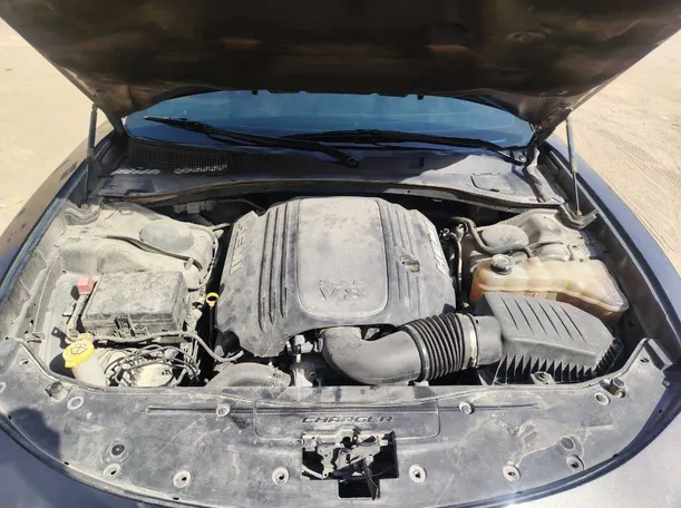 Car image 30