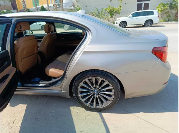 Car image 13