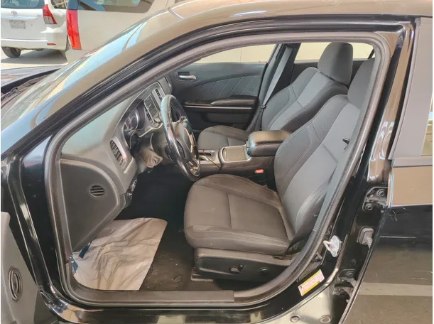 Car image 13