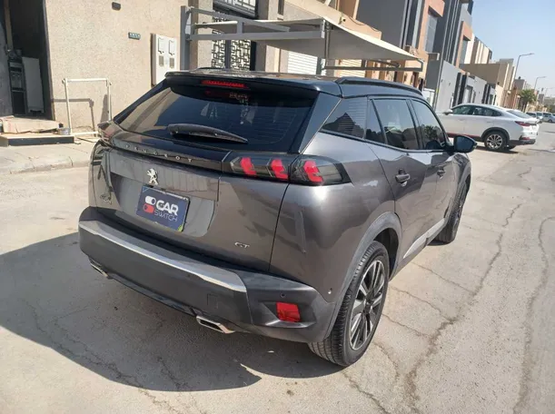 Car image 5