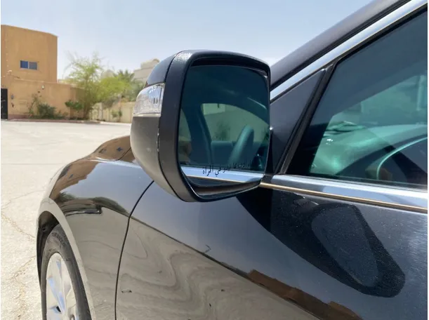 Car image 25