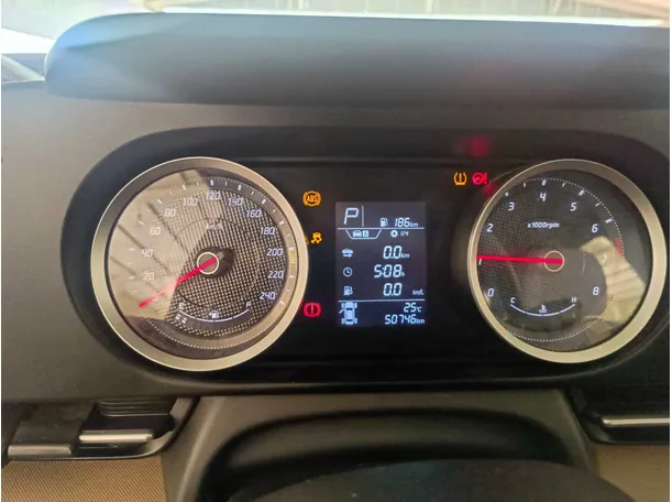Car image 18