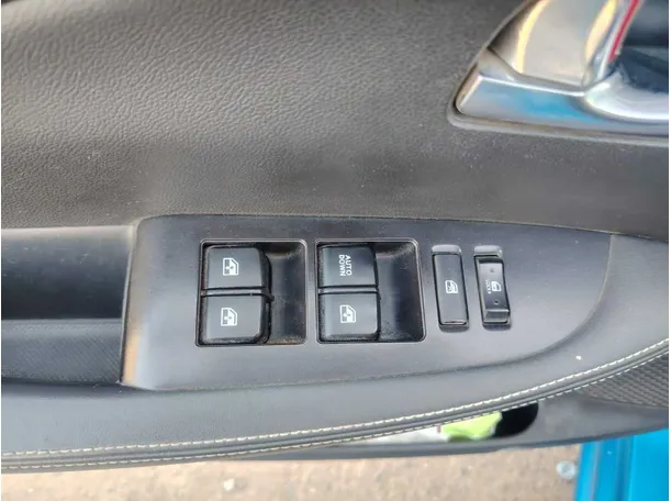 Car image 29