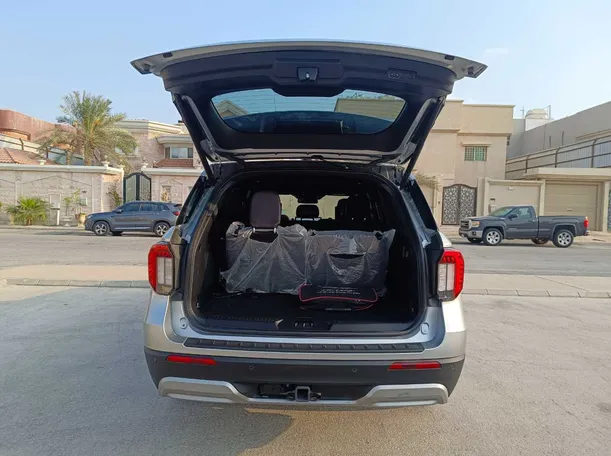 Car image 35
