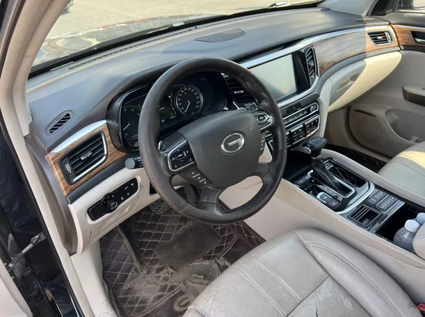 Car image 11