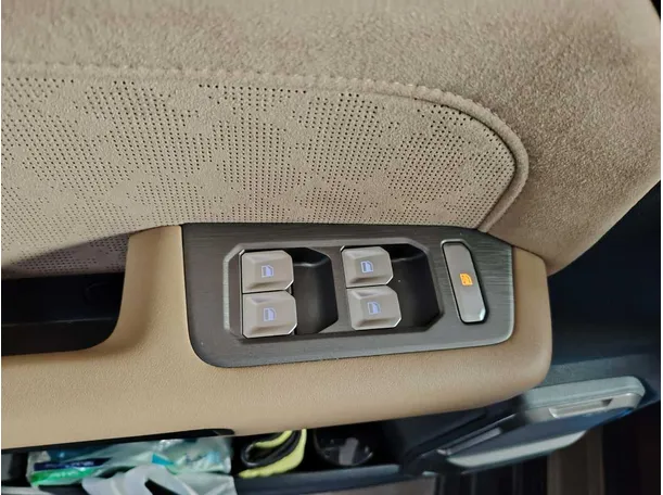 Car image 37