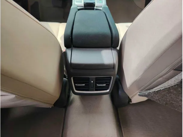 Car image 38