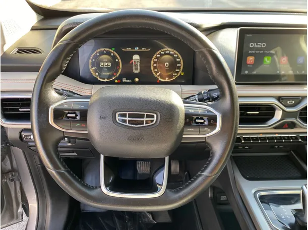Car image 18