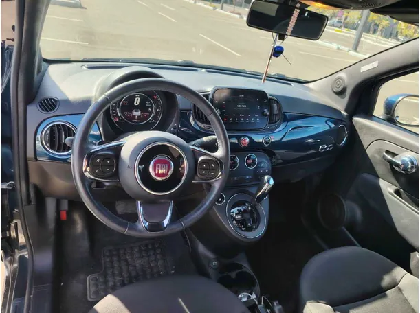 Car image 11