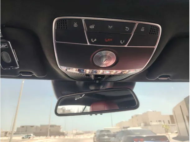 Car image 24