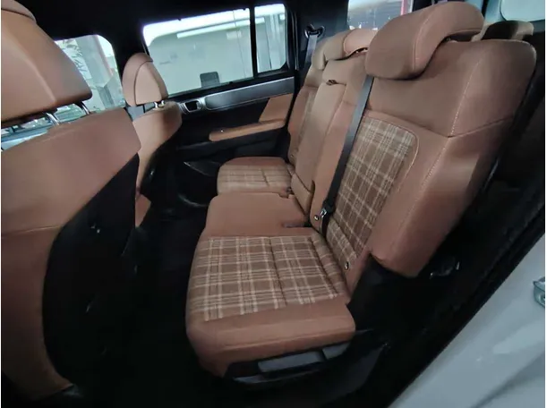 Car image 21