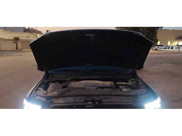 Car image 26