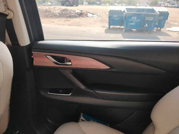 Car image 31