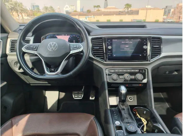 Car image 20