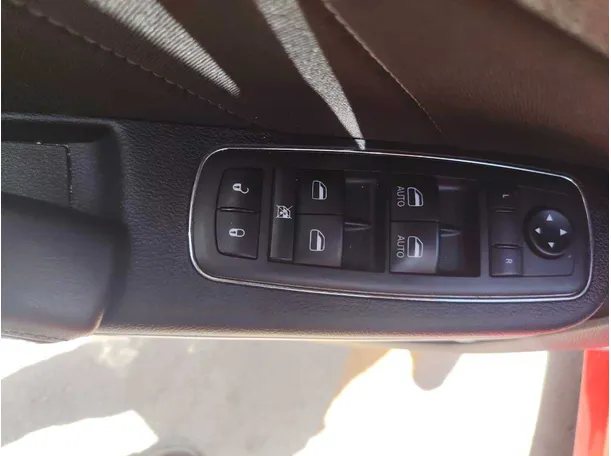 Car image 27