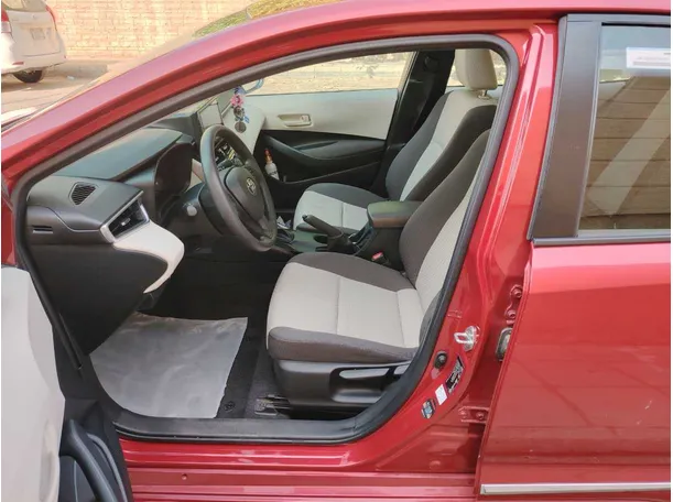 Car image 12
