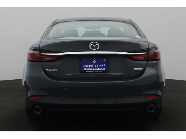 Car image 12