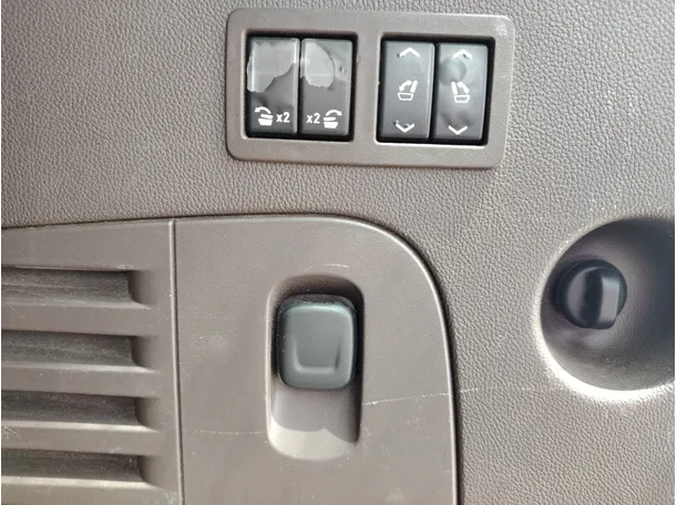 Car image 38