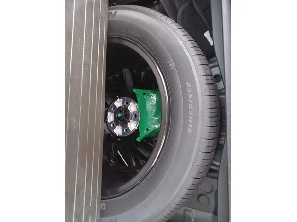 Car image 24