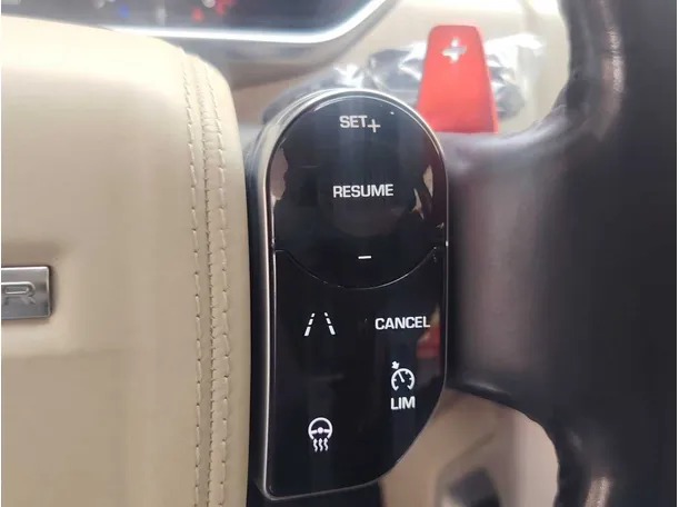 Car image 40