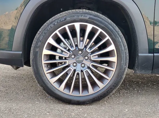 Car image 10