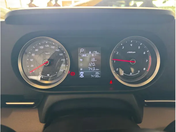 Car image 11