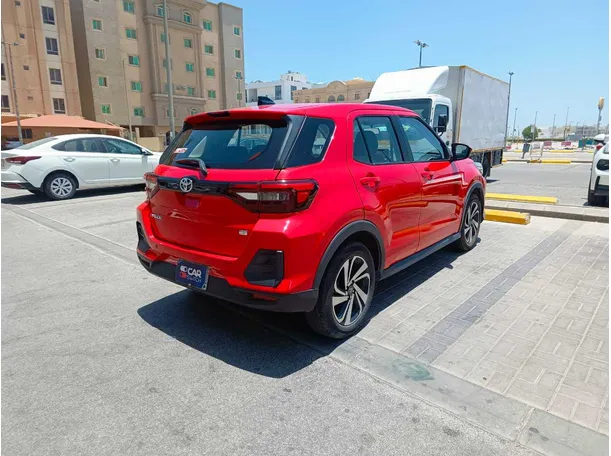 Car image 5