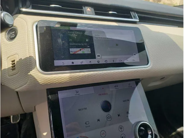 Car image 18