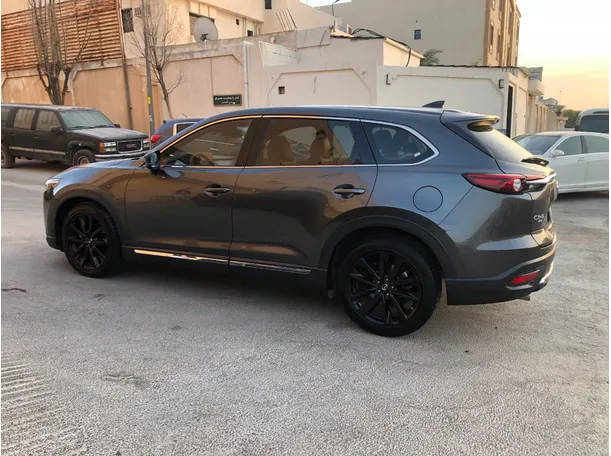 Car image 8