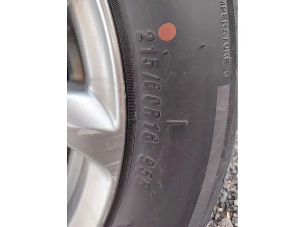 Car image 30