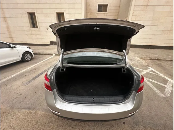 Car image 22