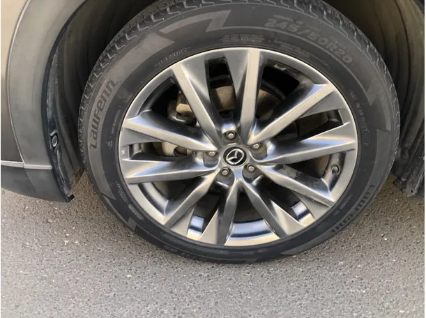 Car image 10