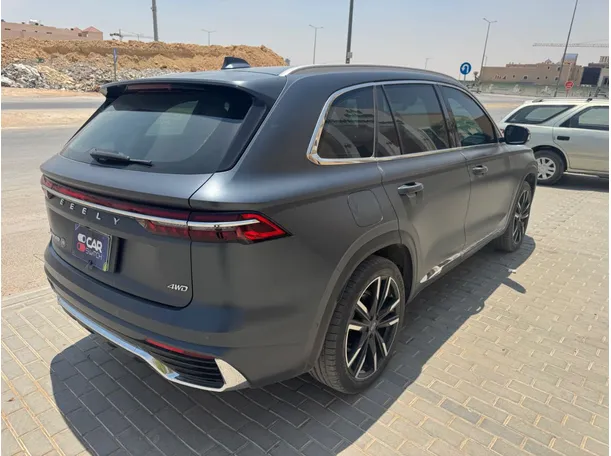Car image 5