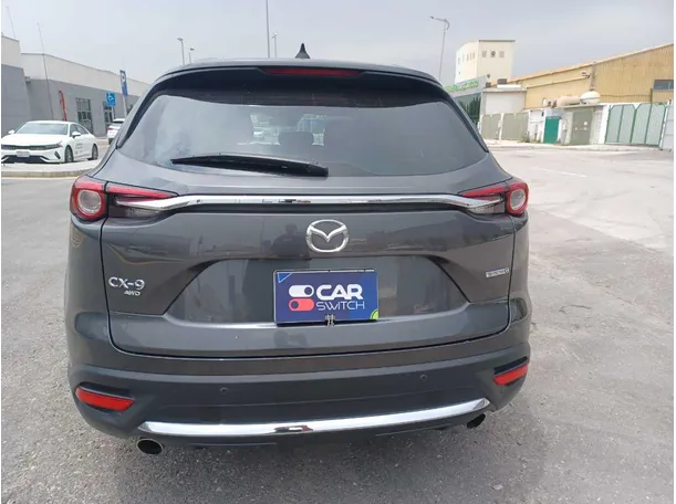 Car image 6