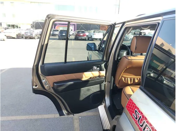 Car image 16