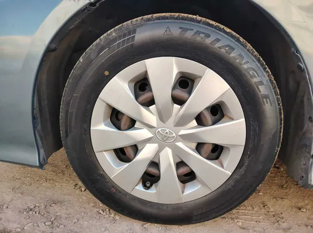 Car image 10