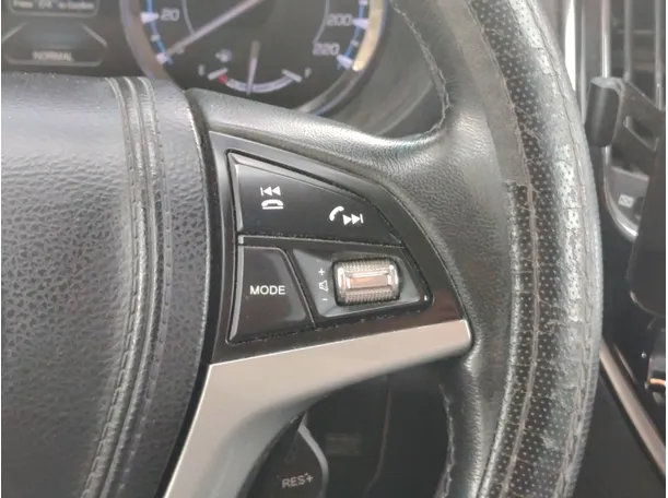 Car image 24
