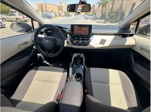 Car image 15