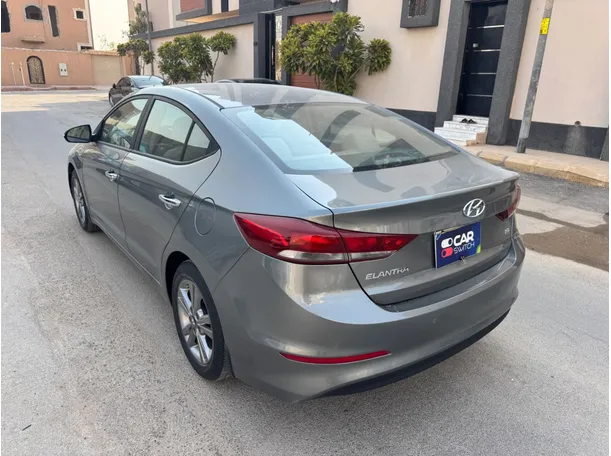 Car image 7